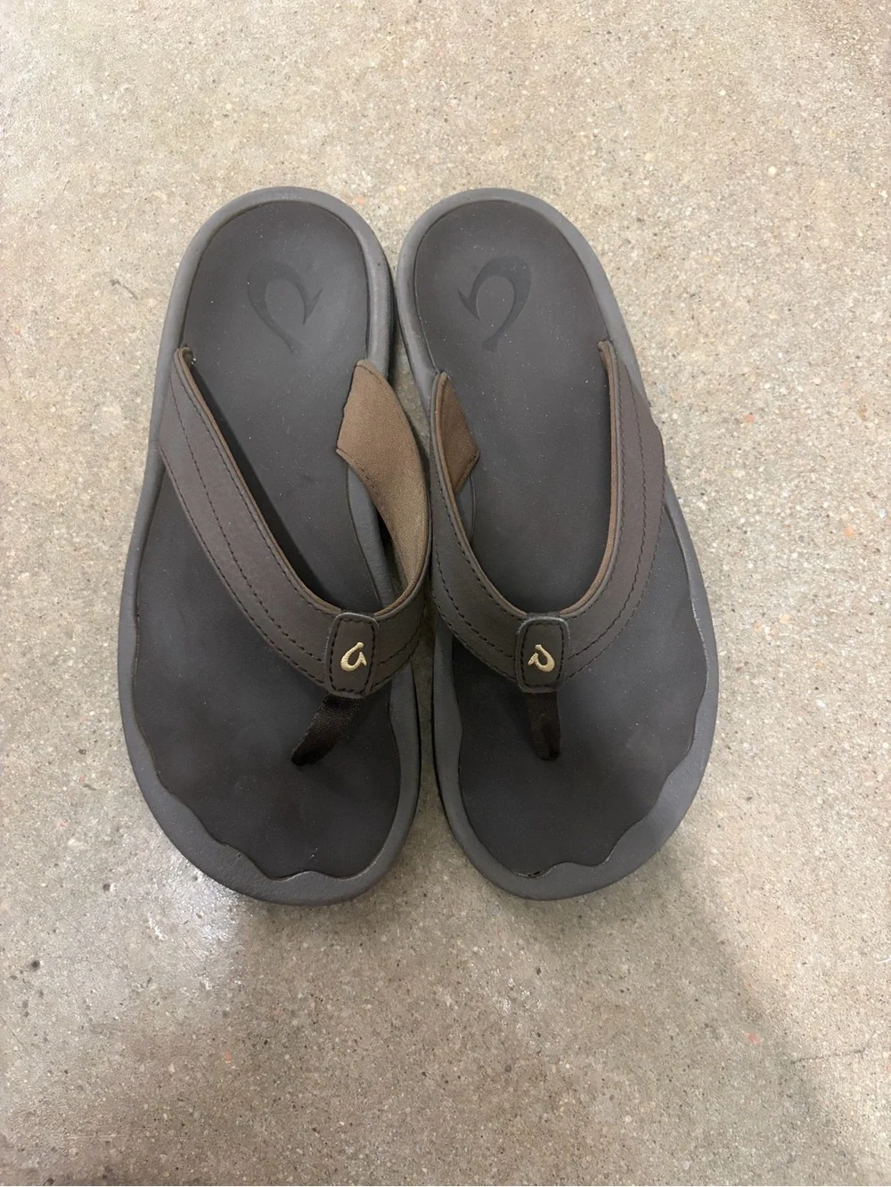 OluKai Men's Brown and Dark Brown Flip-Flop Sandals